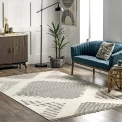 NuLOOM Delora Bohemian Wool Blend Tasseled Area Rug