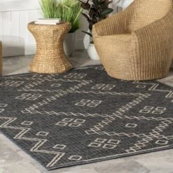 NuLOOM Julieta Diamonded Helix Indoor/Outdoor Area Rug -Decora Shop GUEST 4f5318df febe 414f b7bf c26763dd676f
