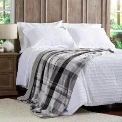 60"x70" Faux Fur Plaid Throw Blanket Gray - Yorkshire Home -Decora Shop GUEST 6cf01590 ed5c 4009 bf11 a0b427a62a8b