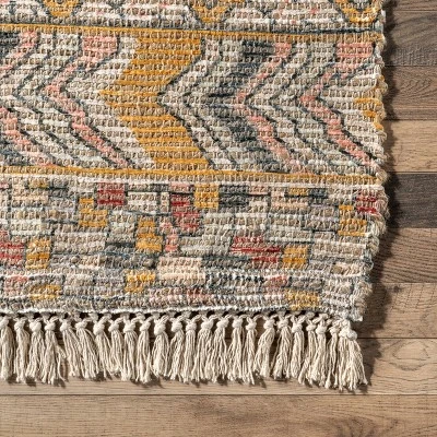 NuLOOM Hermina Southwestern Tasseled Area Rug 4 NuLOOM Hermina Southwestern Tasseled Area Rug - Image 4