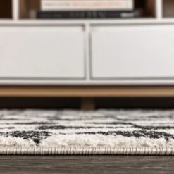 Aisha Moroccan Triangle Geometric Indoor Area Rug - JONATHAN Y -Decora Shop GUEST 7f745e0a c576 44ca 97d6 98eaa189988c