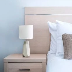 Ceramic Prism Table Lamp Off-White - Simple Designs -Decora Shop GUEST 80e16d79 c025 4260 b4ad ff51c8b0fdff