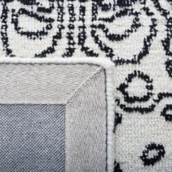 Metro MET993 Hand Tufted Area Rug - Safavieh -Decora Shop GUEST eb753f2c a99b 4587 9c30 6214143e49f4