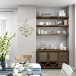 Metal Fleur De Lis Wall Decor With Distressing White - Olivia & May -Decora Shop GUEST f6ccc271 3b2e 4920 afaf 9f60fef1e390